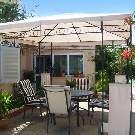 Well-appointed, 4-bedroom House In Alcudia With A Furnished Terrace An *